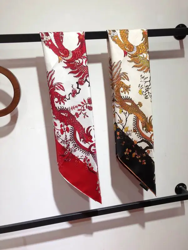 Gucci silk scarf 90X90cm E27 (13)